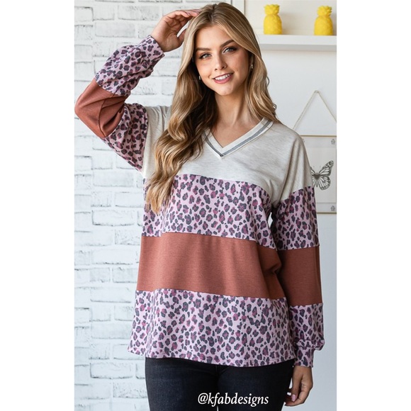 LAST 2! Soft V Neck Puff Sleeve Animal Contrast with Stitch Detail - Picture 8 of 12